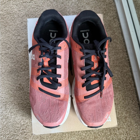 On Running' CloudGo Wide Shoes - Picture 5 of 13